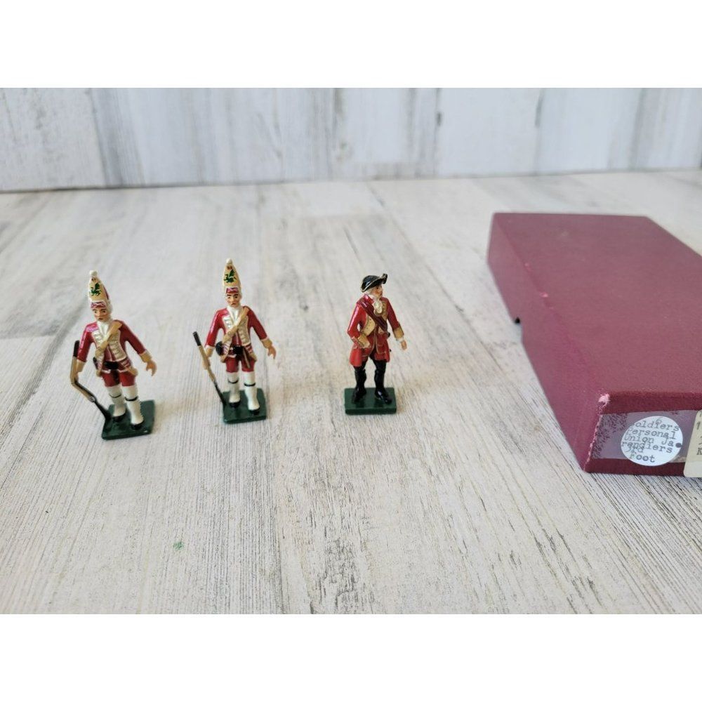 Old Glory color party‎ 1751 grenadier foot east 3rd metal toy soldier